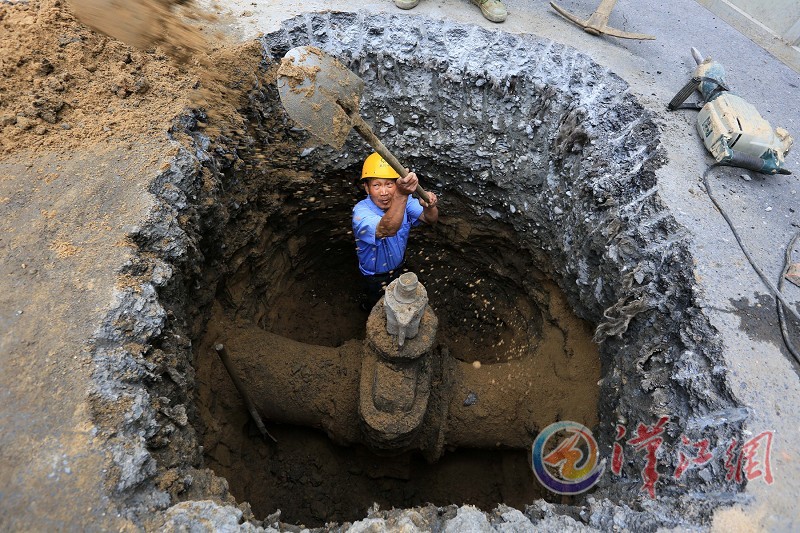 更换供水阀门_襄阳日报网