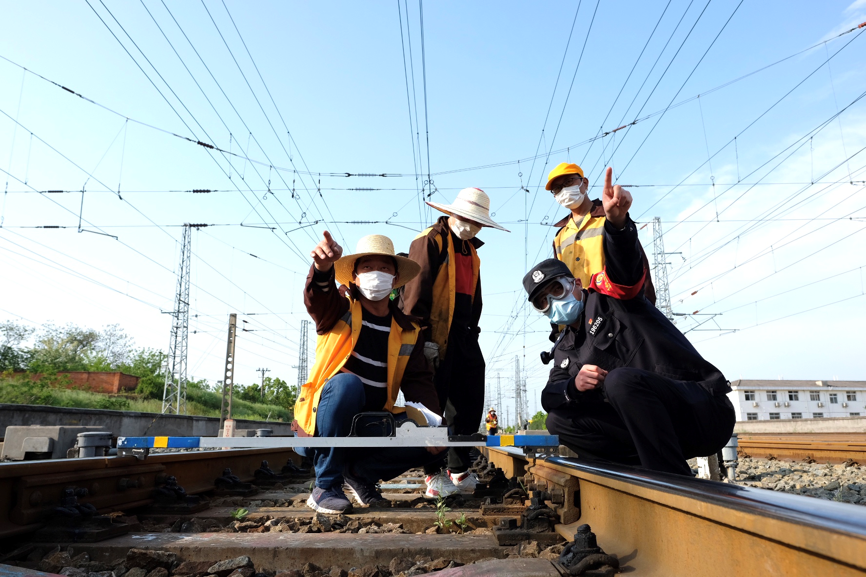 襄阳铁路公安处开展全民国家安全教育日宣传活动