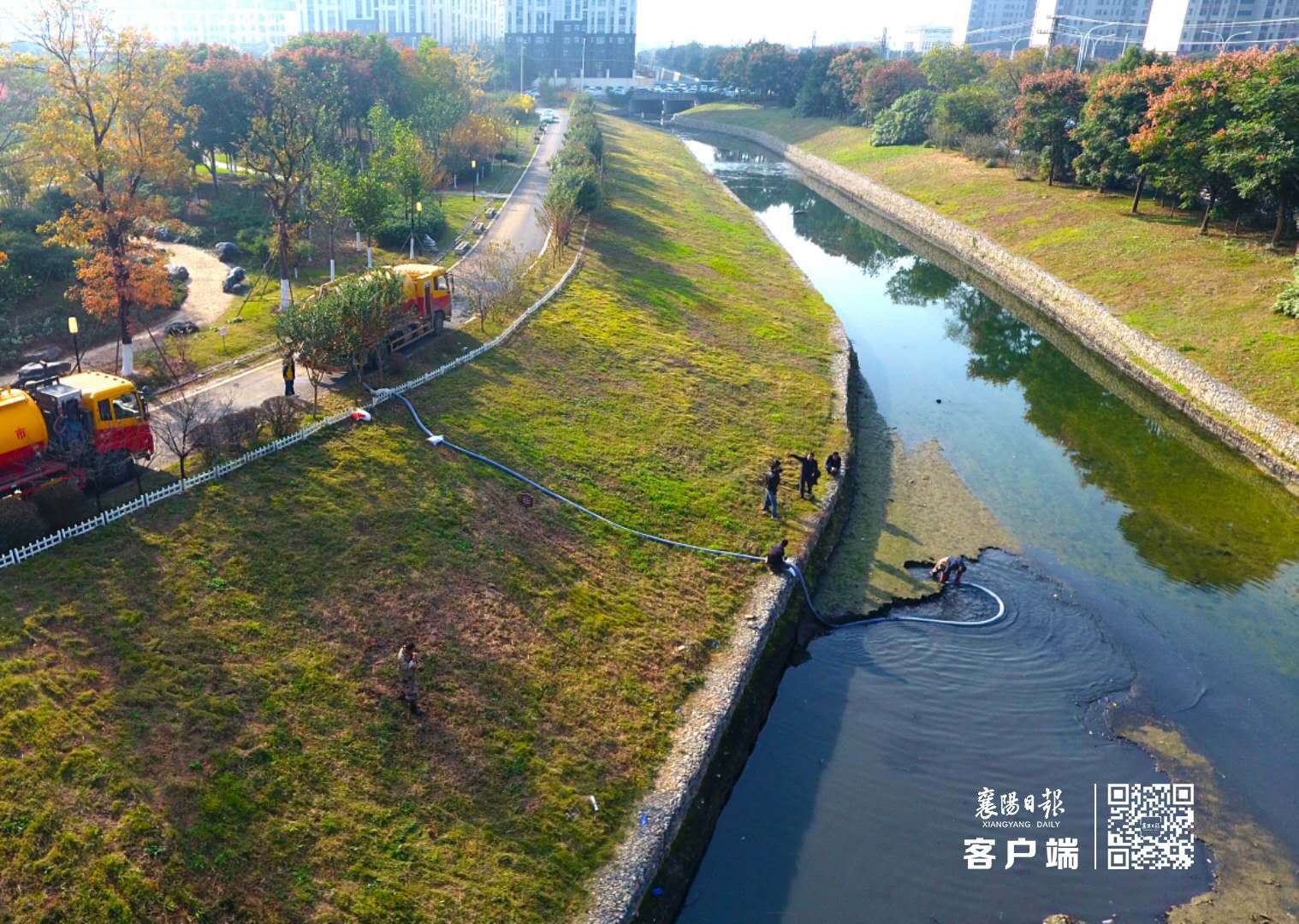 污泥池清淤方案不让污泥入汉江！南渠清淤用上了行家伙(2)